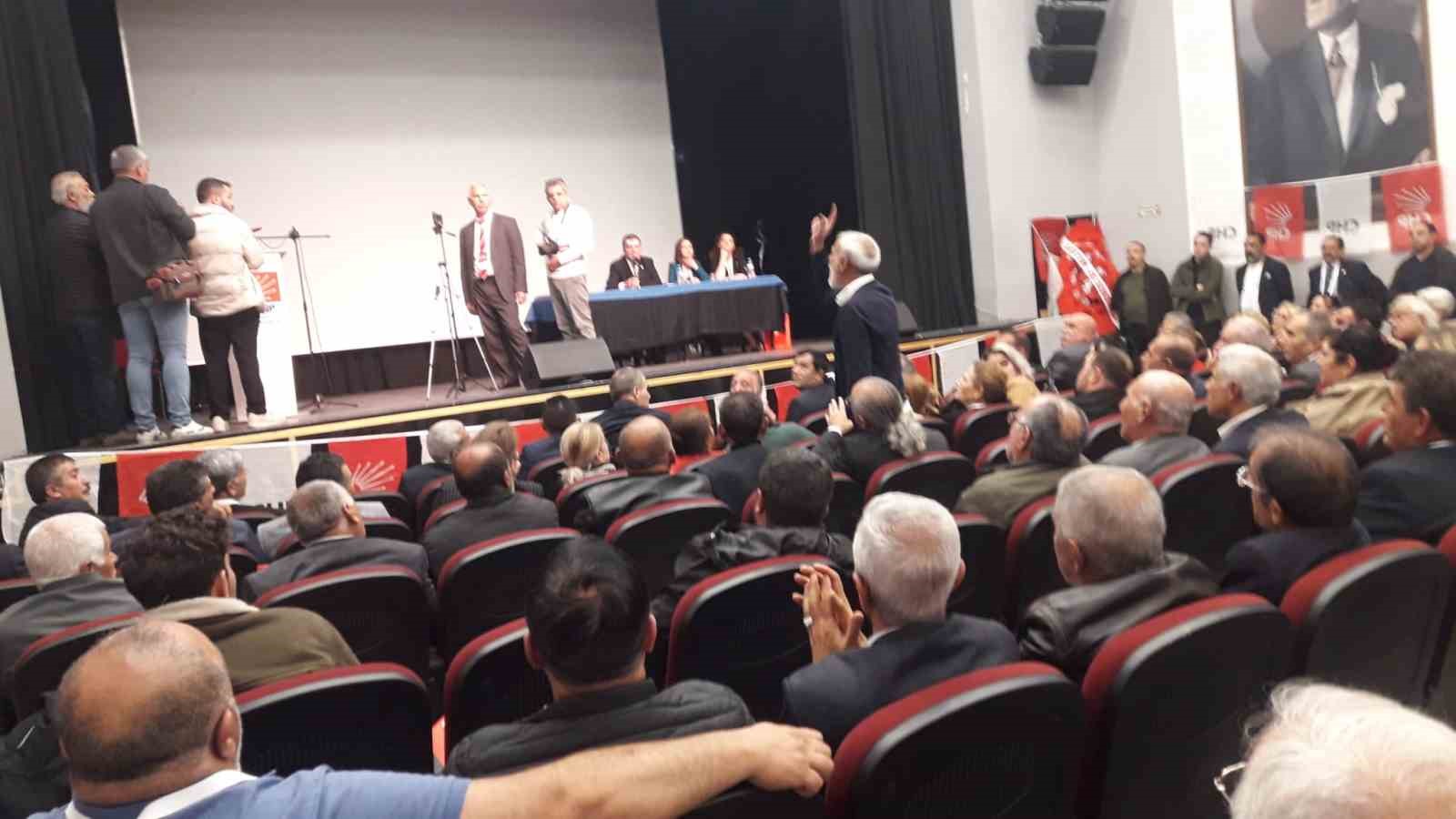 Kars’ta CHP karıştı: Kongrede ’şaibe’ iddiası gerginliğe neden oldu