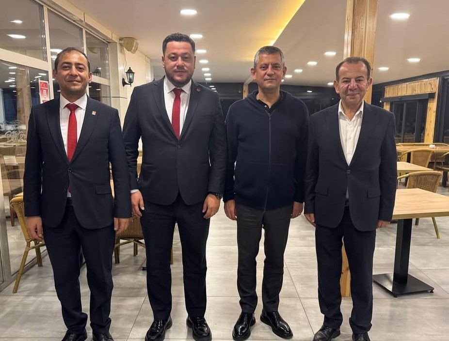 CHP Genel Başkanı Özel’den güven tazeleyen il başkanına tebrik