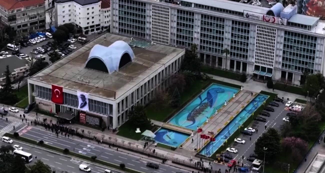 İBB’ye yönelik yolsuzluk soruşturmasında Divan Otel’in Genel Müdürü Murat Tomruk ‘şüpheli’ sıfatıyla ifade verecek