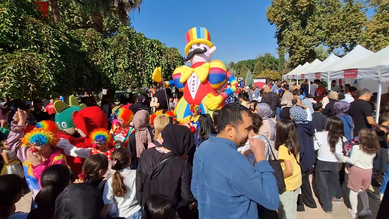 Şanlıurfa’da çocuk ve gençlik buluşmasına yoğun ilgi: 100 bin kişi katıldı