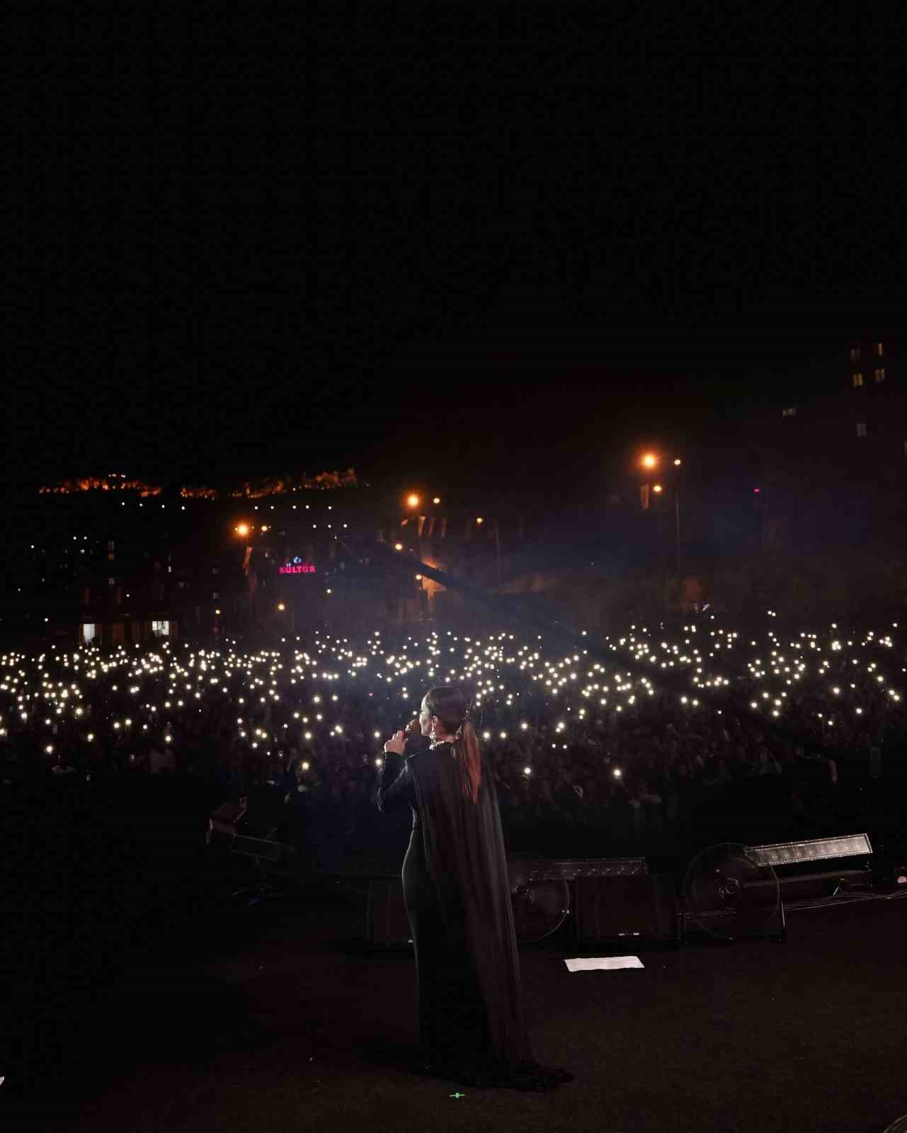 Bengü, Mardinlileri coşturdu