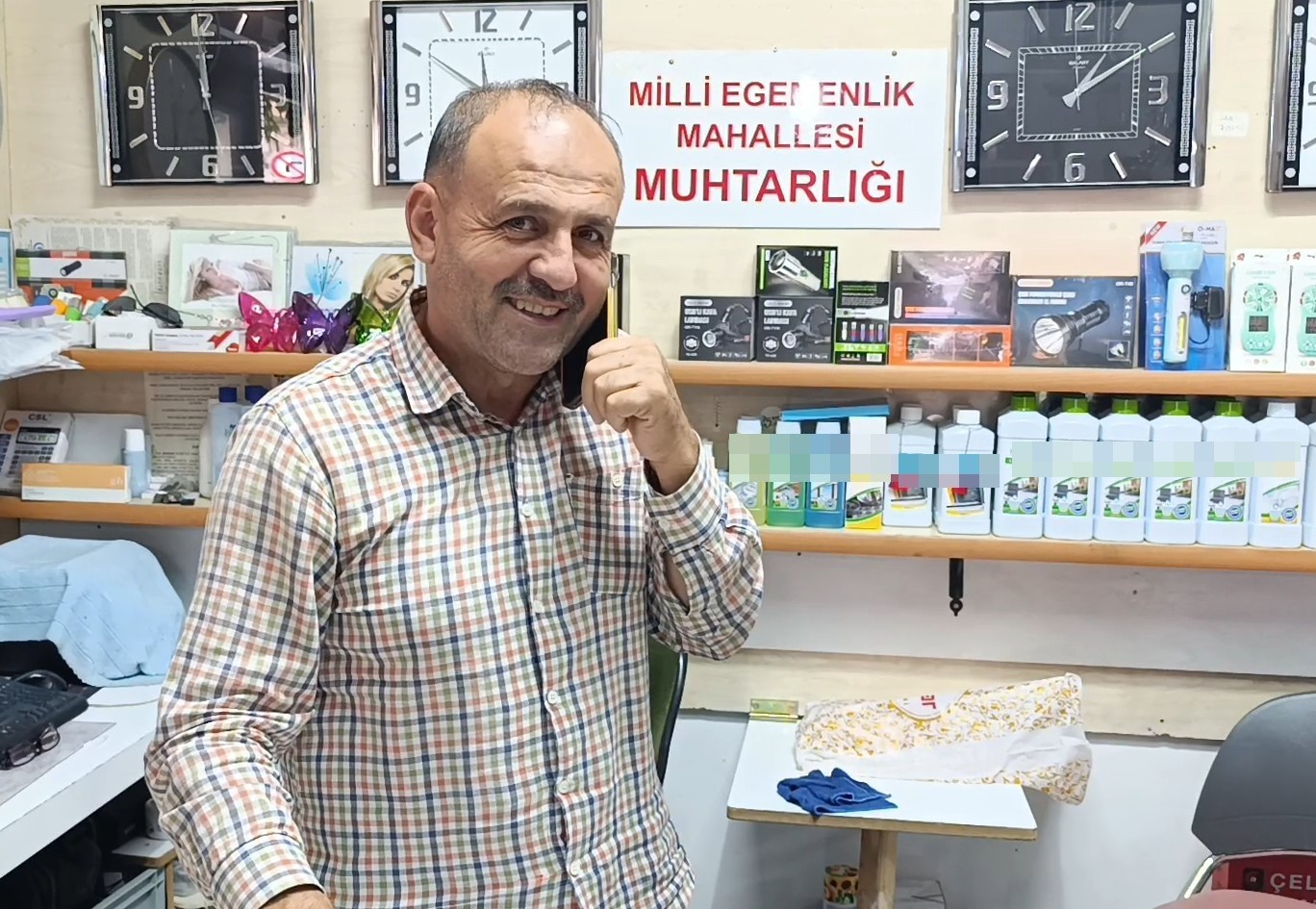 Muhtarlar Günü’nde kürsüde konuşurken baygınlık geçiren muhtarın telefonları susmuyor