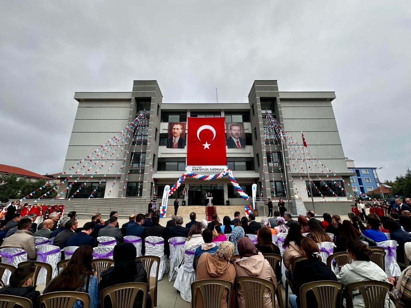 Sarıgöl’deki okulların resmi açılışı yapıldı