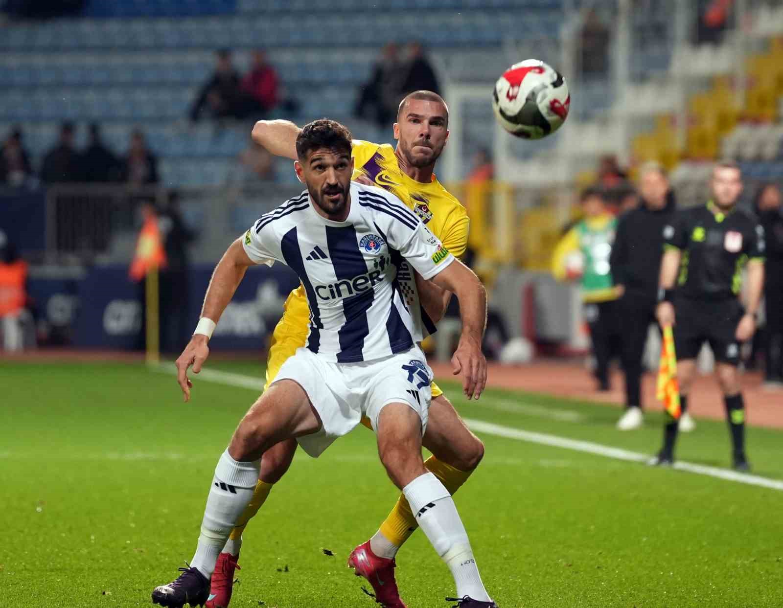 Trendyol Süper Lig: Eyüpspor: 1 - Kasımpaşa: 0 (İlk yarı)