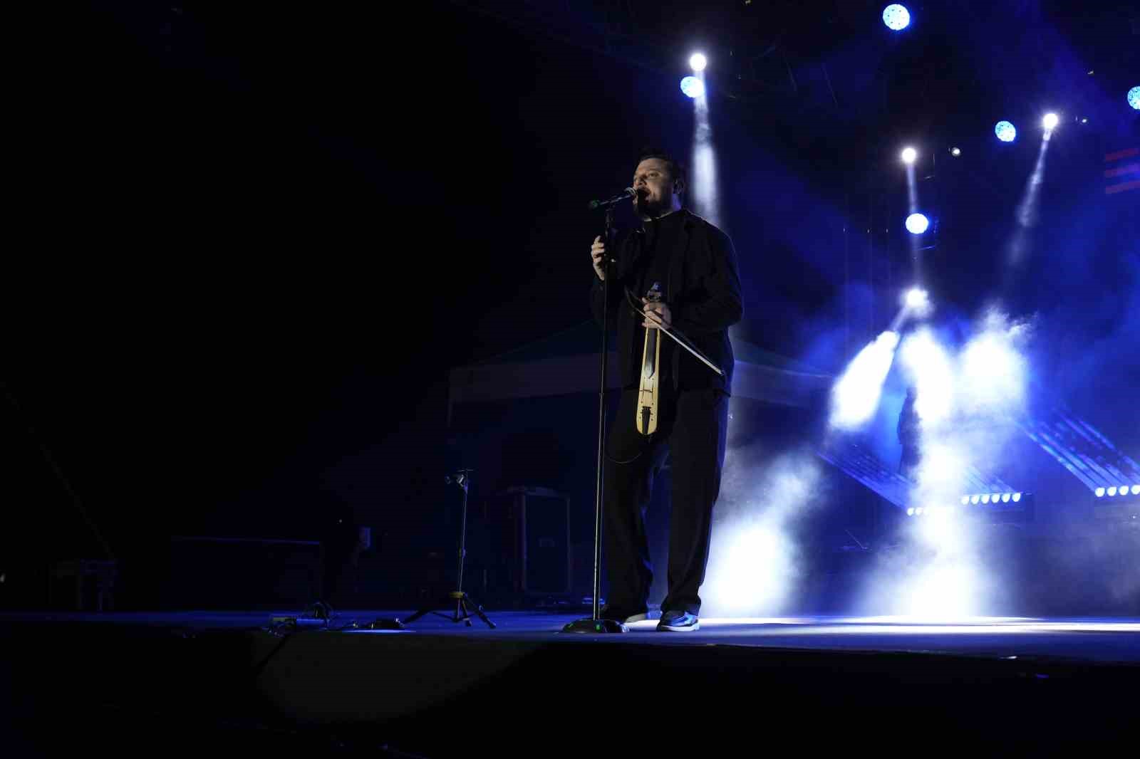 Ekin Uzunlar, Niğde’de unutulmaz bir konser verdi