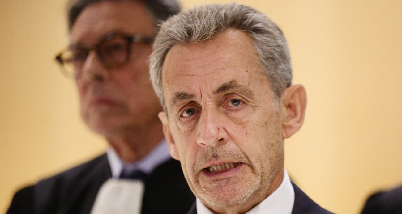 Fransa'nın eski Cumhurbaşkanı Sarkozy yarın cezaevine girecek