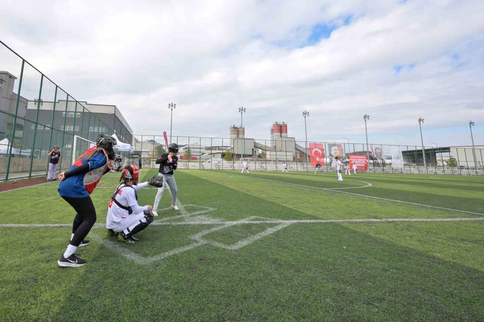 Esenyurt’ta beyzbol heyecanı