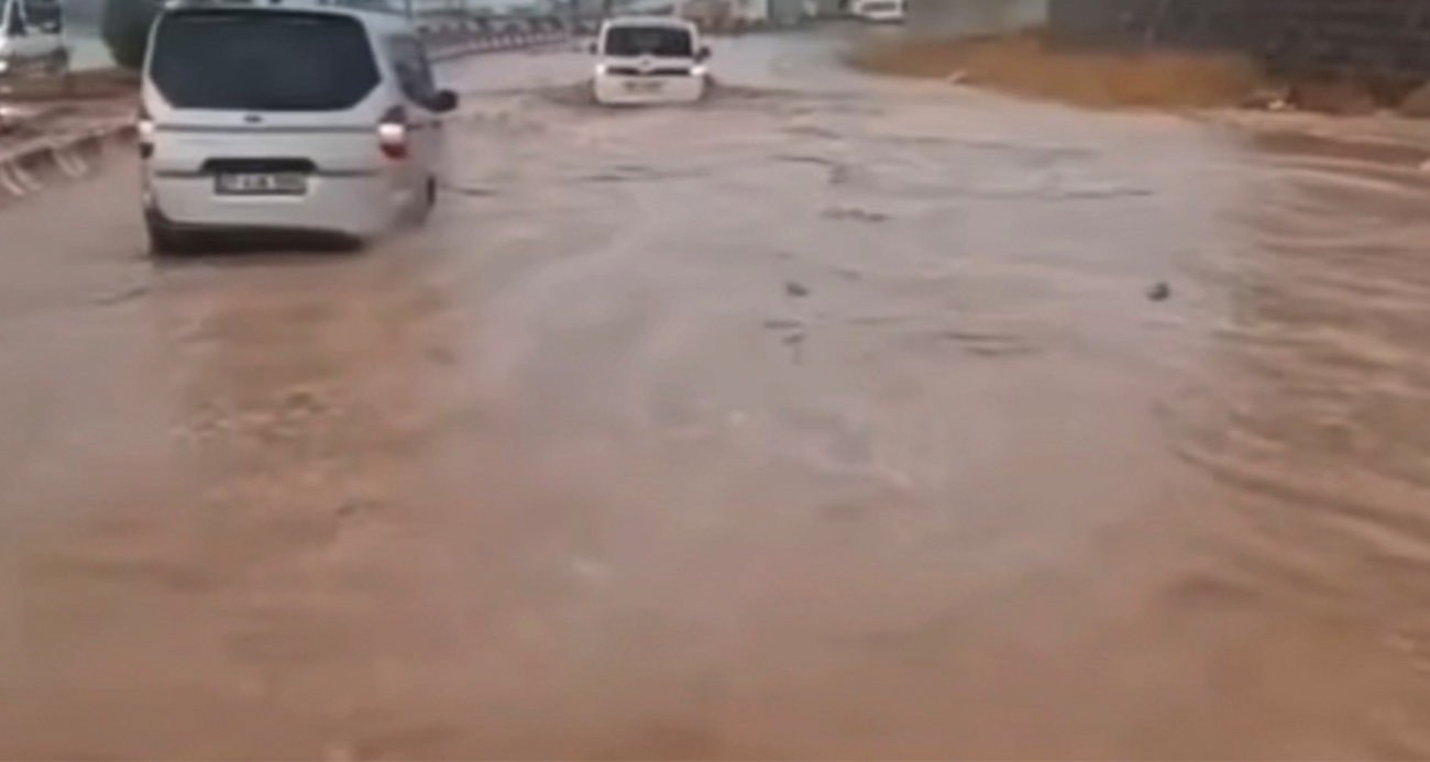 Caddeler göle döndü!