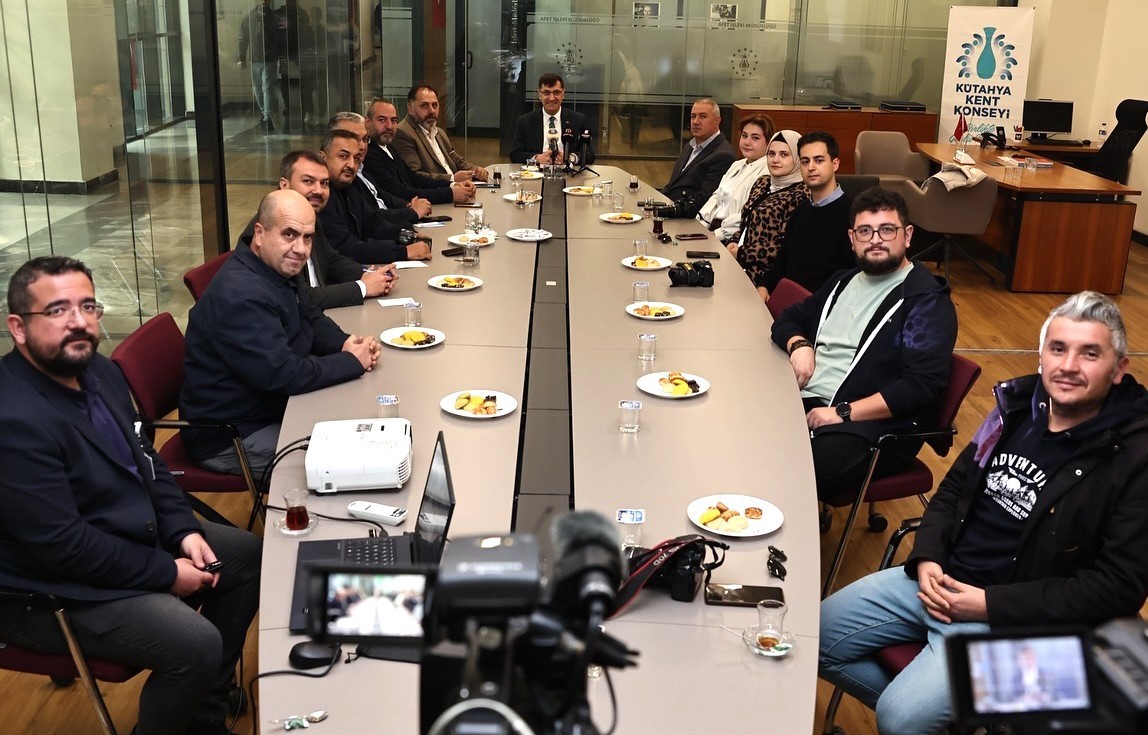 Başkan Kahveci, basınla buluştu, belediyenin 3 aylık faaliyetlerini değerlendirdi