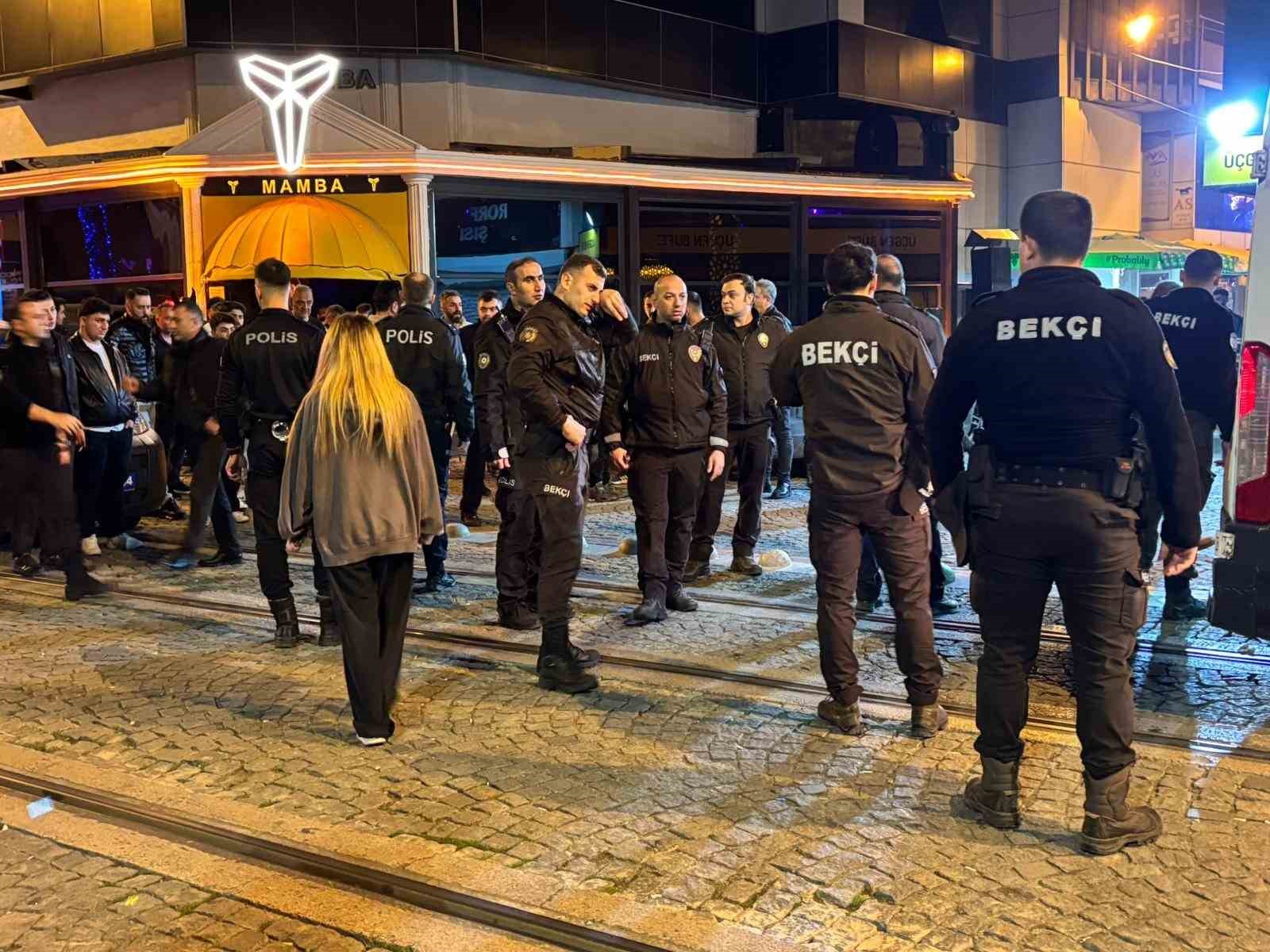 Eğlence mekanındaki kavga kanlı bitti: 2 yaralı