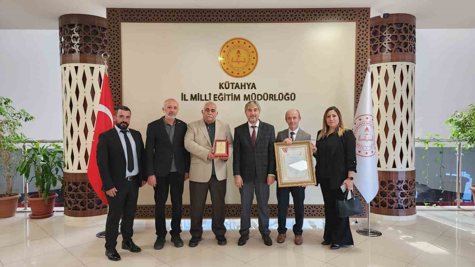 Kütahya İl Milli Eğitim Müdürlüğü’ne Kızılay’dan 