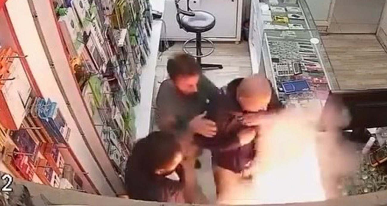 Van’da cep telefonu bataryası bomba gibi patladı