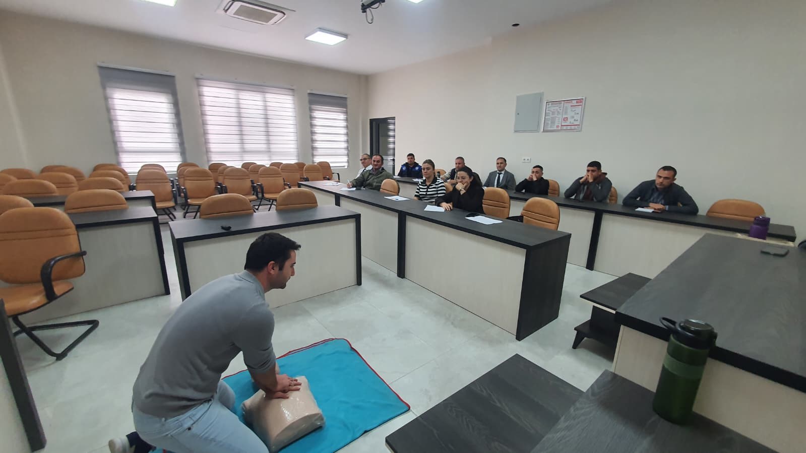 Demirci’de belediye personeline ilk yardım uygulama eğitimi verildi