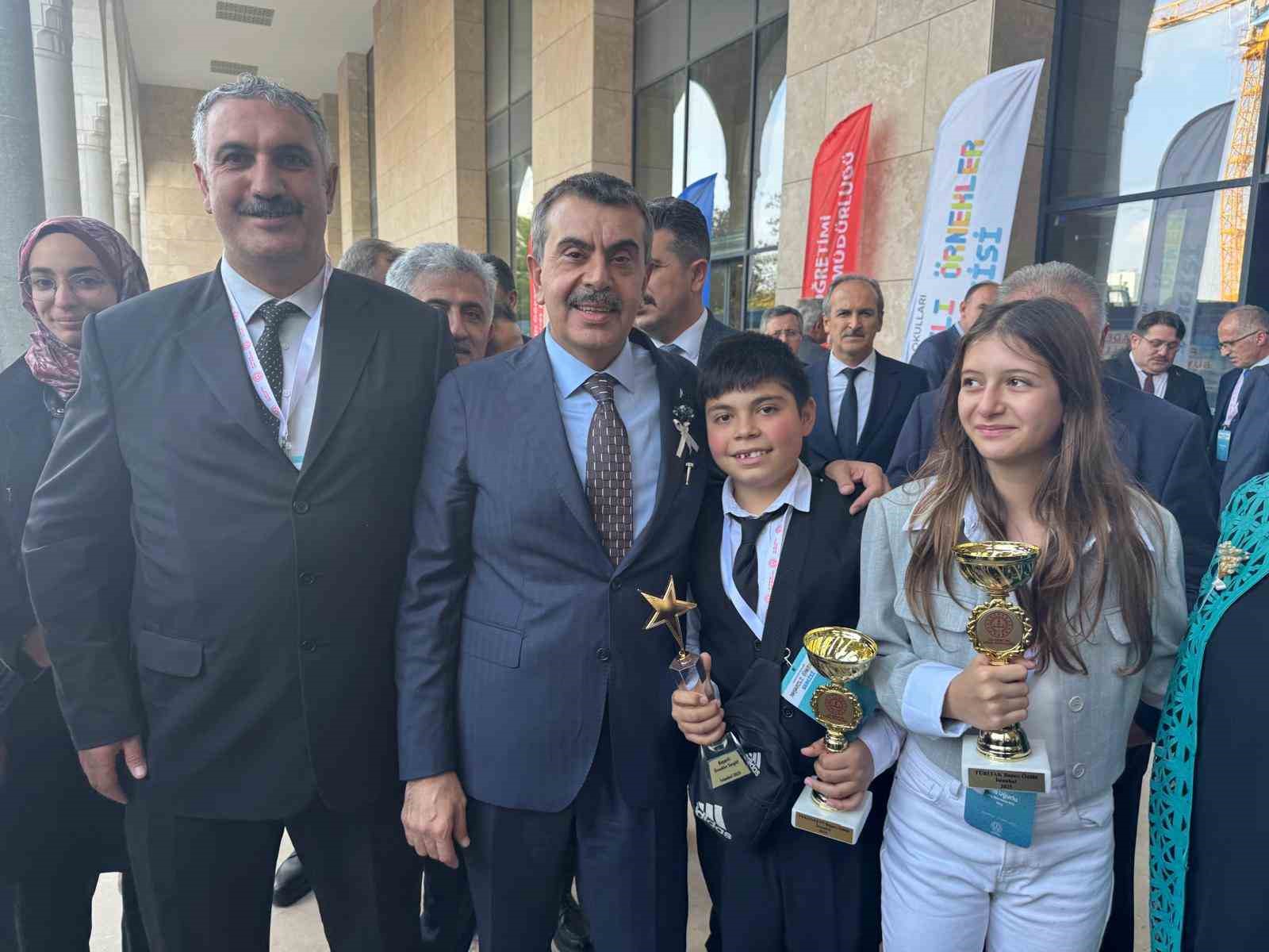 Muş Mevlana İmam Hatip Ortaokulundan Türkiye birinciliği