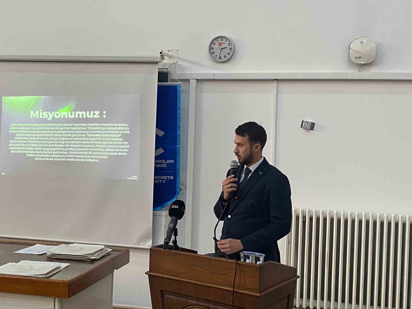 Ankara Üniversitesinde Kimya öğrencilerine ‘Beyaz Önlük Töreni’