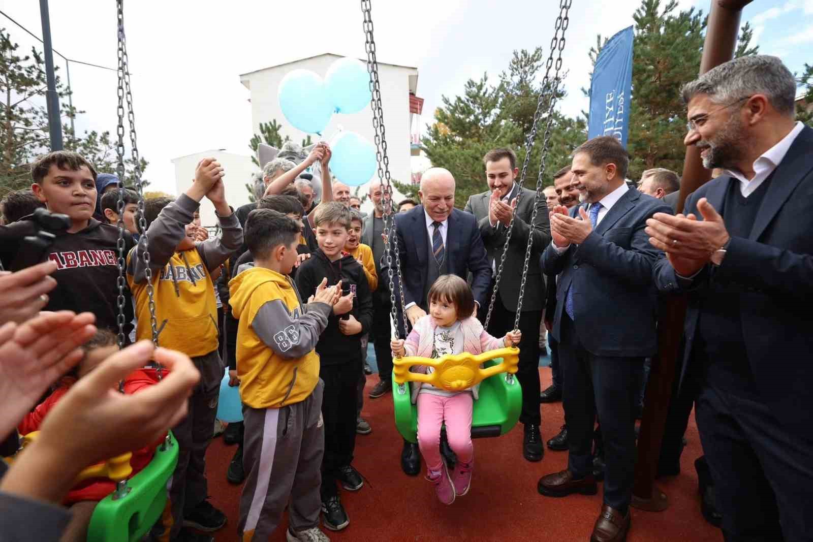 Yakutiye Belediyesi’nden üniversiteye örnek çocuk parkı