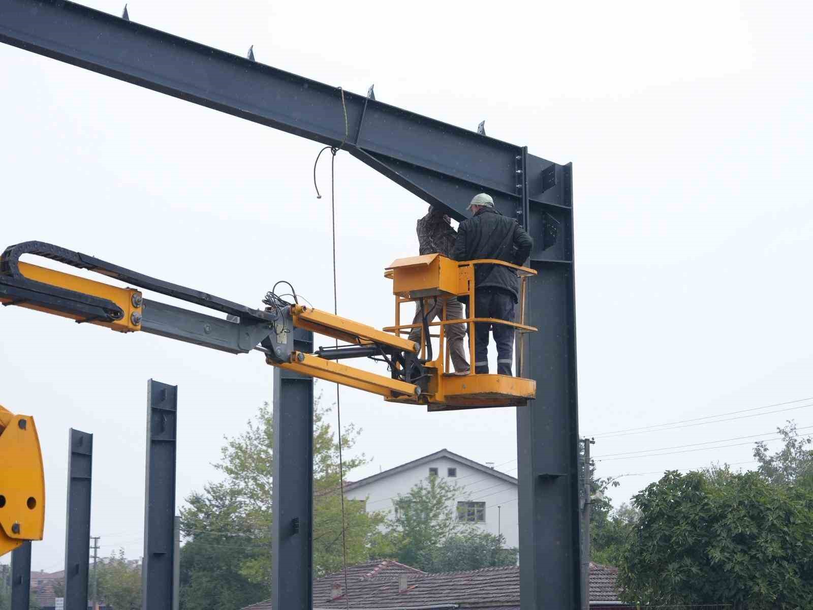 Ağustos’ta temeli atılan pazar ve fuar alanının inşaatı tamamlanıyor