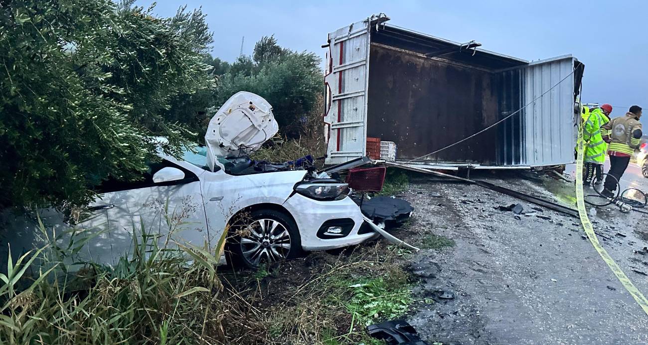 Alaşehir’de kontrolden çıkan kamyonet dehşet saçtı: 2 ölü 3 yaralı