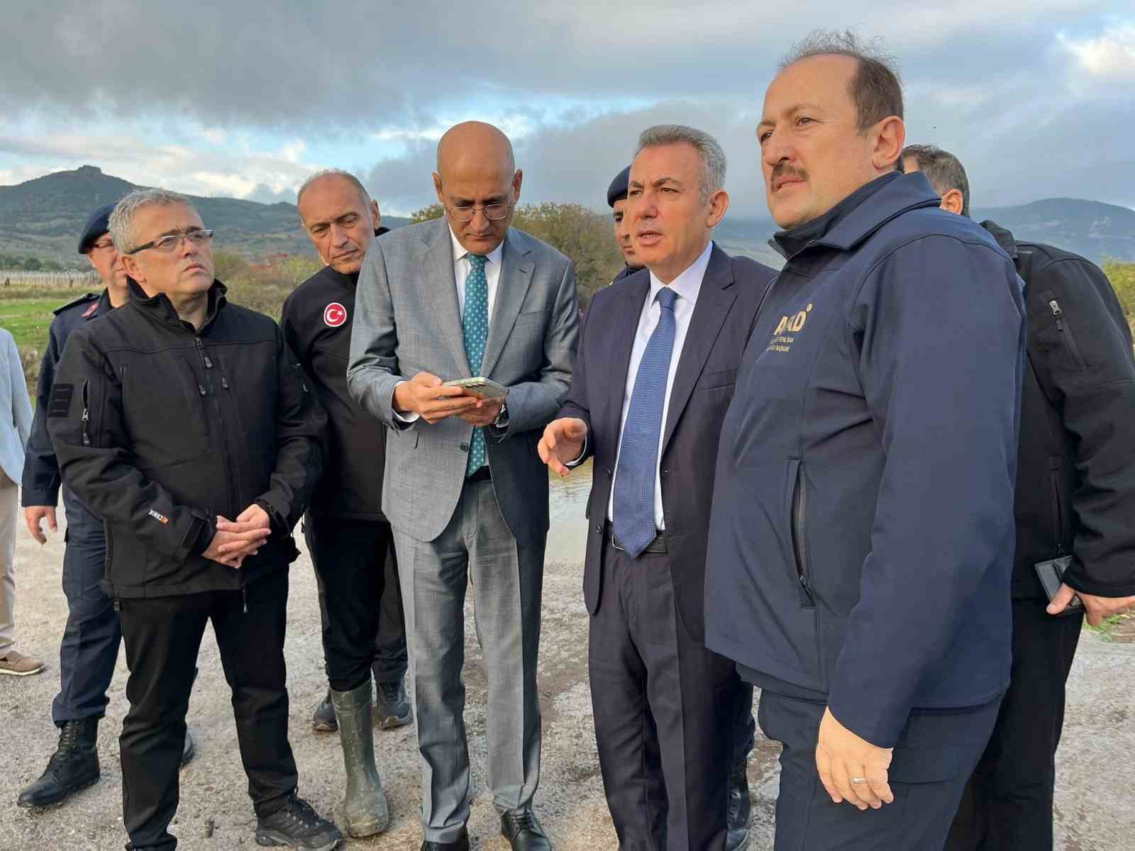 AFAD Başkanı Pehlivan ve Vali Elban’dan Foça’da açıklama