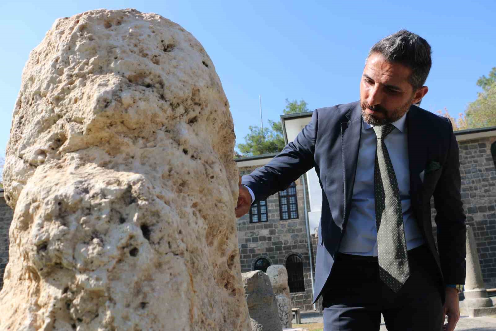 Tarihteki ilk kral Sargon’un iki heykeli Diyarbakır Müzesi’nde ziyarete açıldı