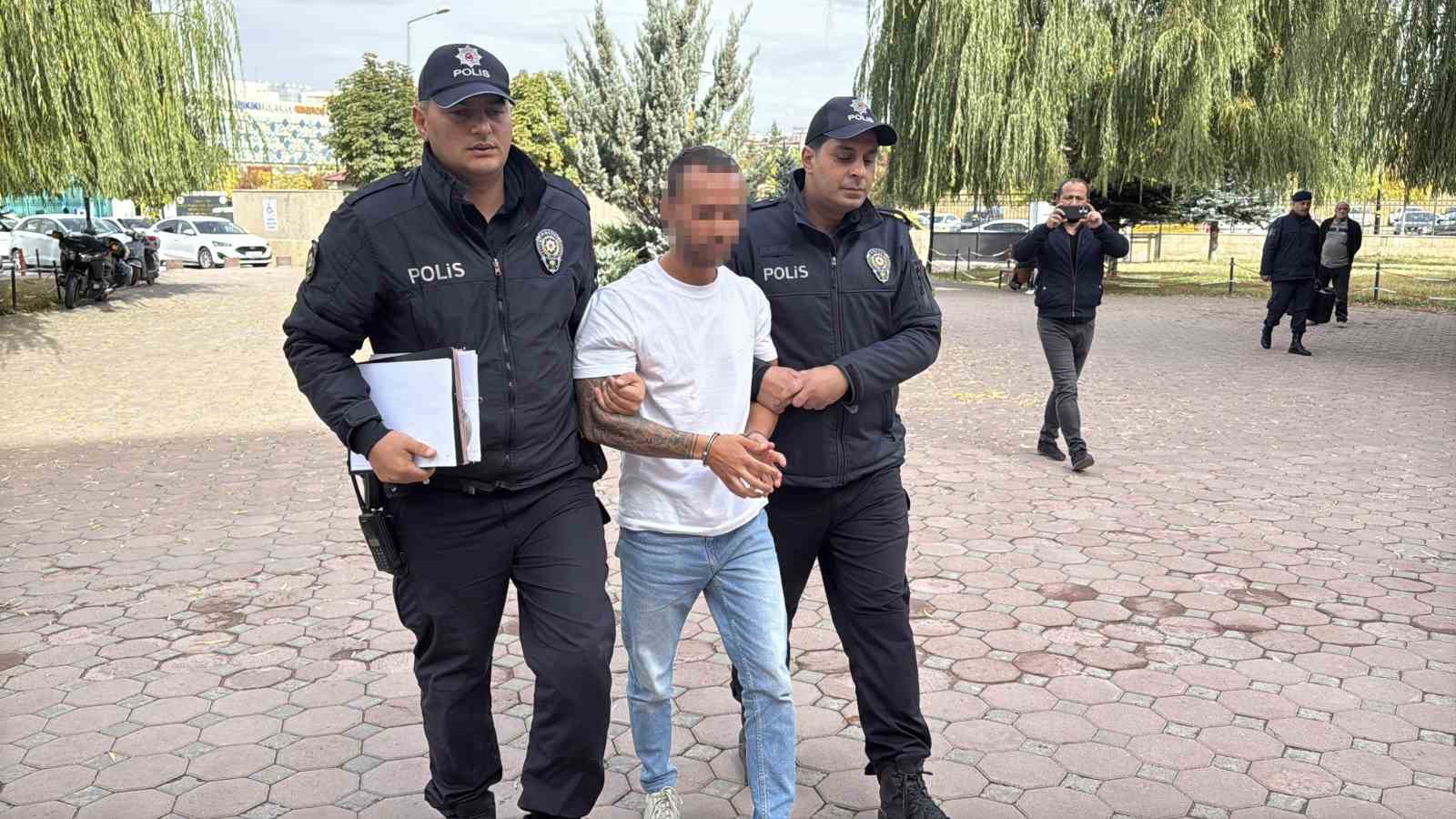 Şehit babasına hakaret eden otobüs şoföründen gazetecilere: 