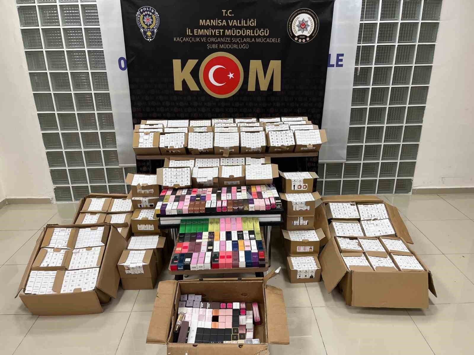 Turgutlu’da kaçak parfüm sevkiyatı polisin dikkatiyle engellendi