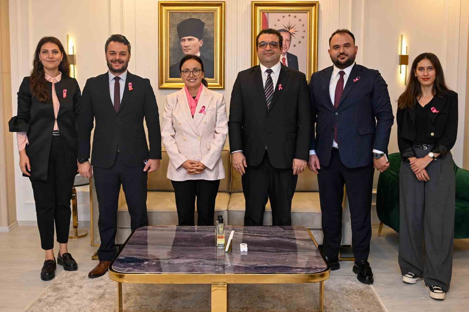 Uludağ Elektrik’ten meme kanserine karşı 