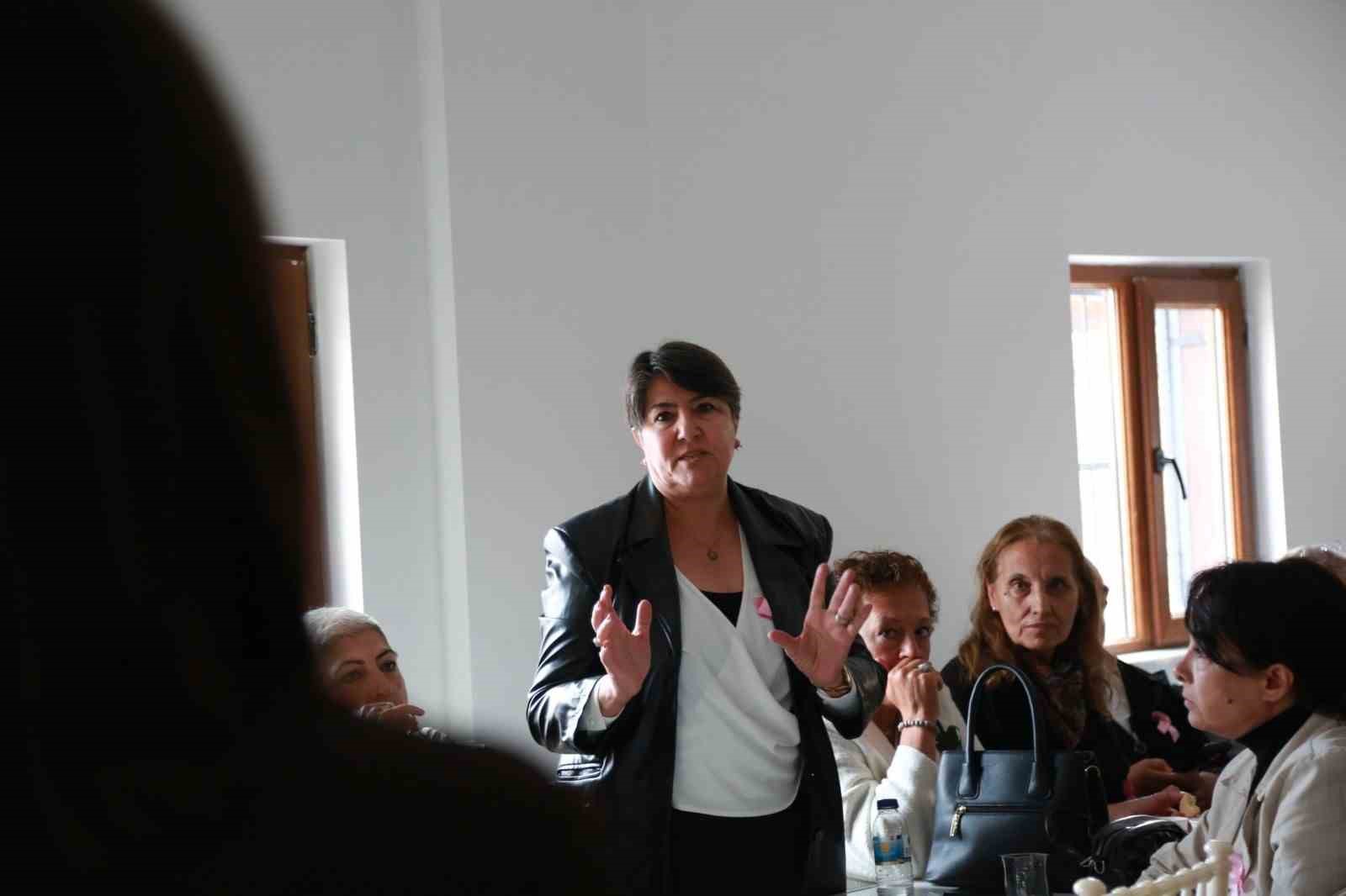 Keçiören Belediyesi’nden meme kanseri farkındalık eğitimi