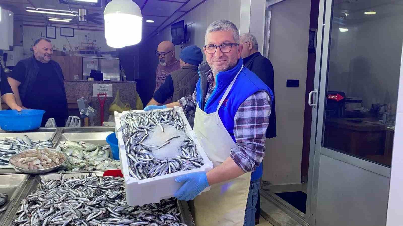 Sinop’ta hamsi fiyatları yarıya düştü