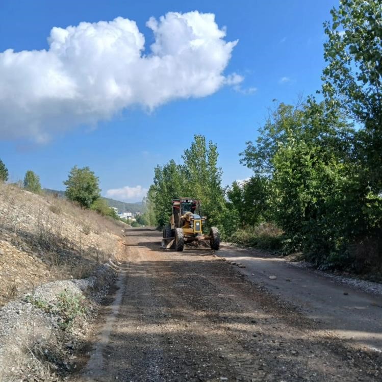 Bayırköy’de arazi yolları yenilendi