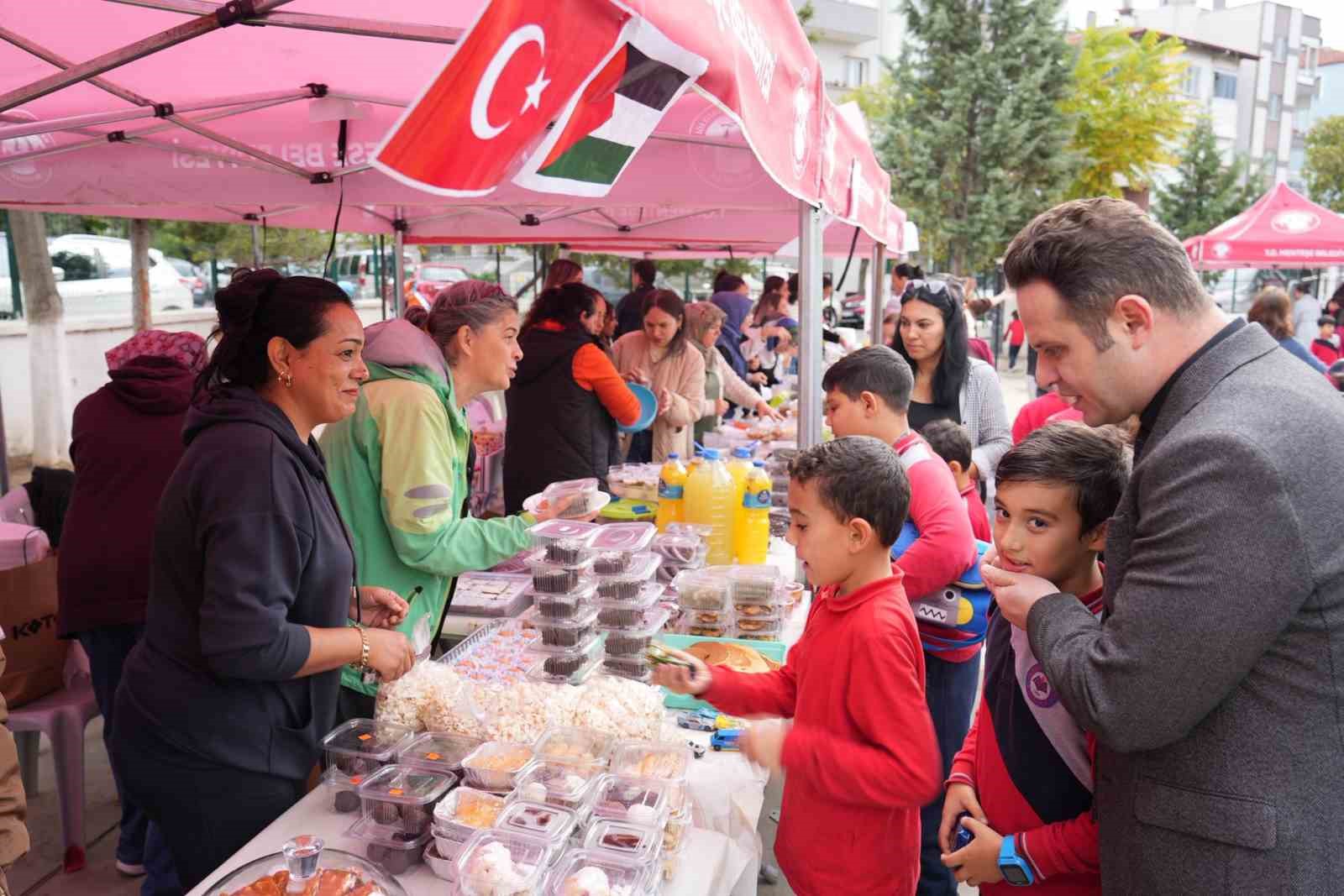 Emirbeyazıt İlkokulu’ndan Gazze’ye 