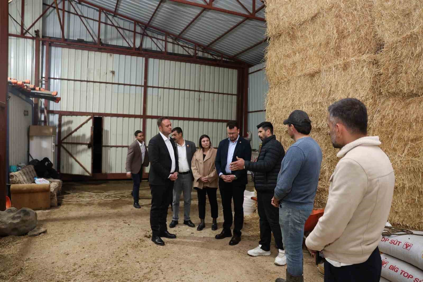 Başkan Dere, şap hastalığından mağdur olan aileleri yalnız bırakmadı