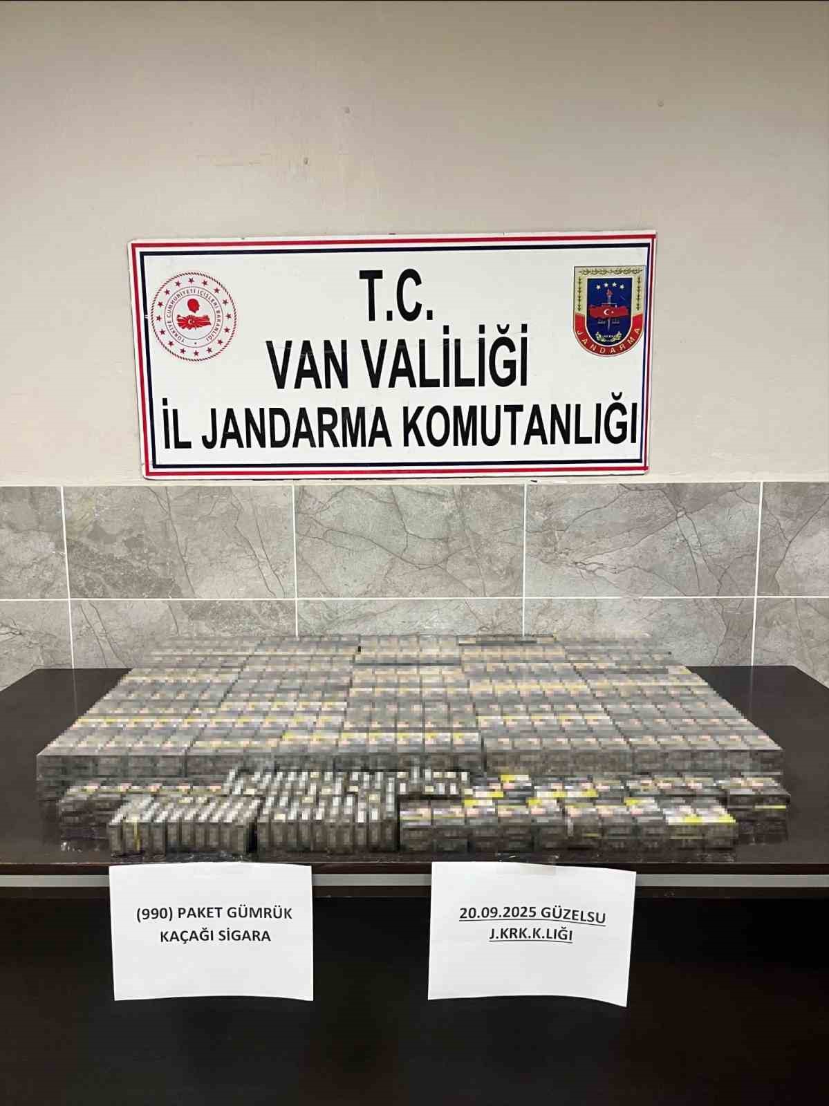 Van’da 990 paket kaçak sigara ele geçirildi