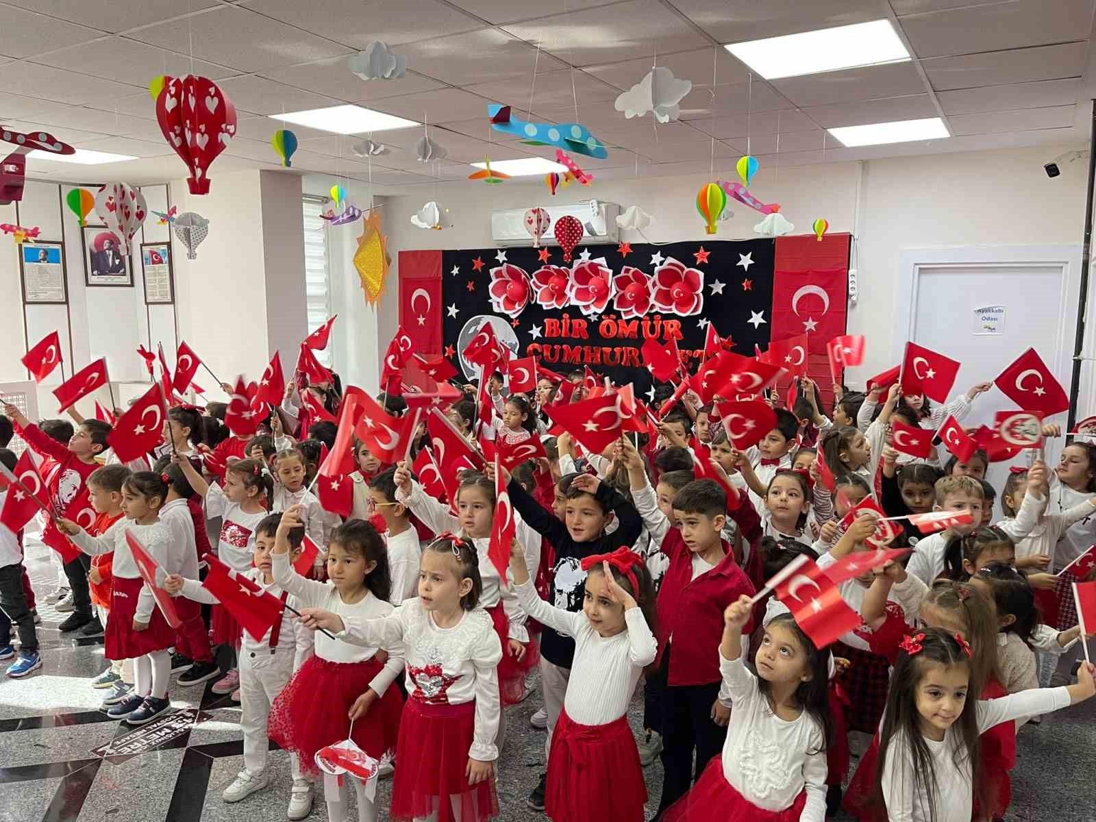 Pursaklar’ın Nezaket Okullarında Cumhuriyet Bayramı coşkusu
