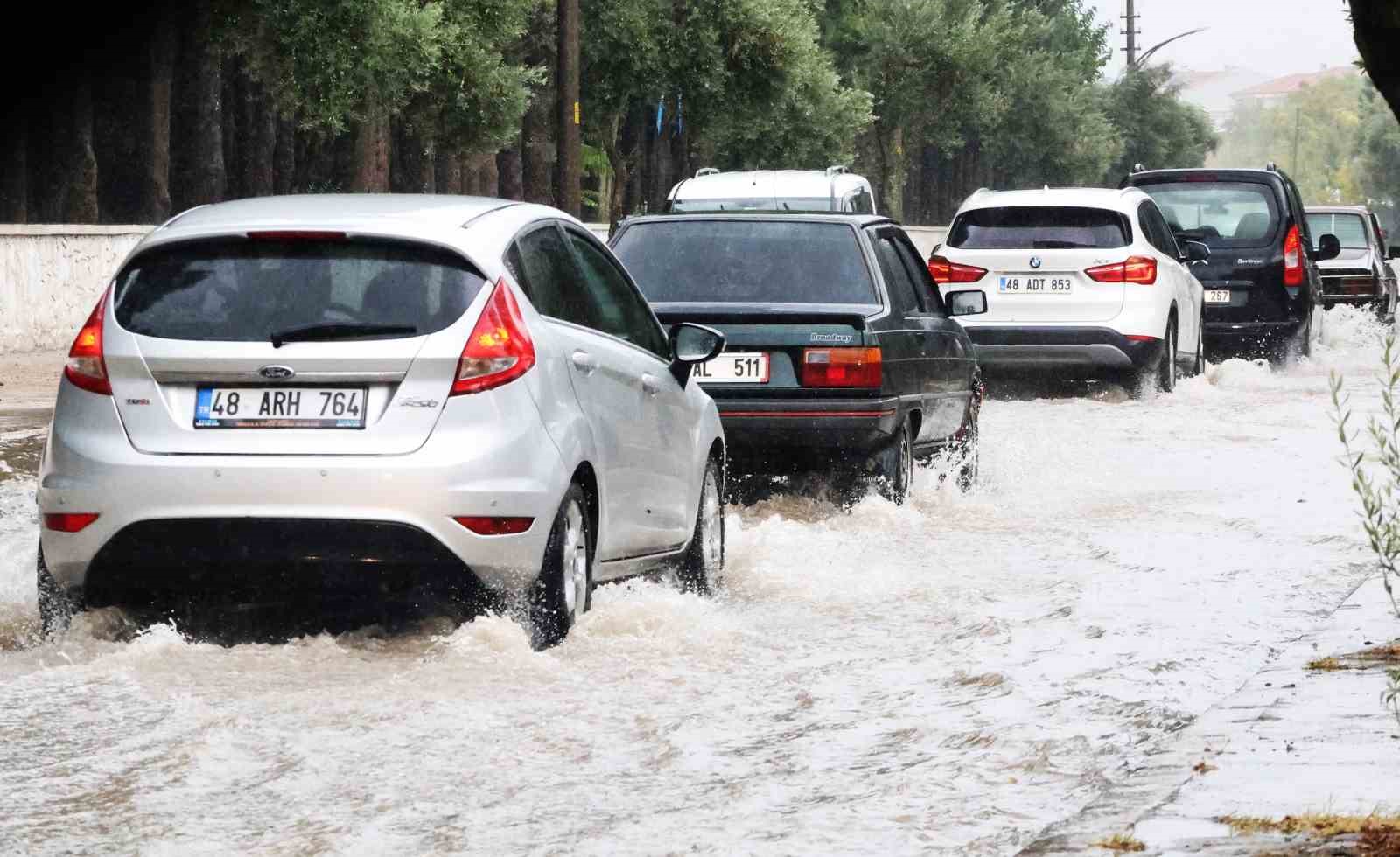 Muğla’nın 4 ilçesine sağanak yağış uyarısı