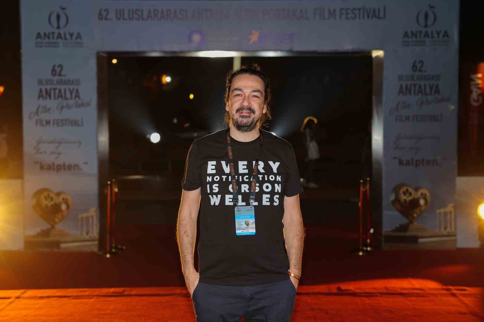 Dünyanın ilk yapay zeka belgeseli 