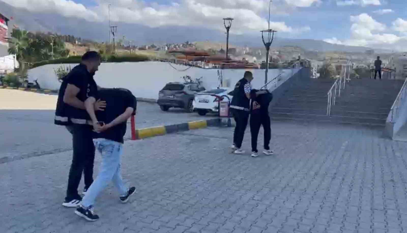 Hapis cezası ile aranan 3 şahıs İskenderun’da yakalandı