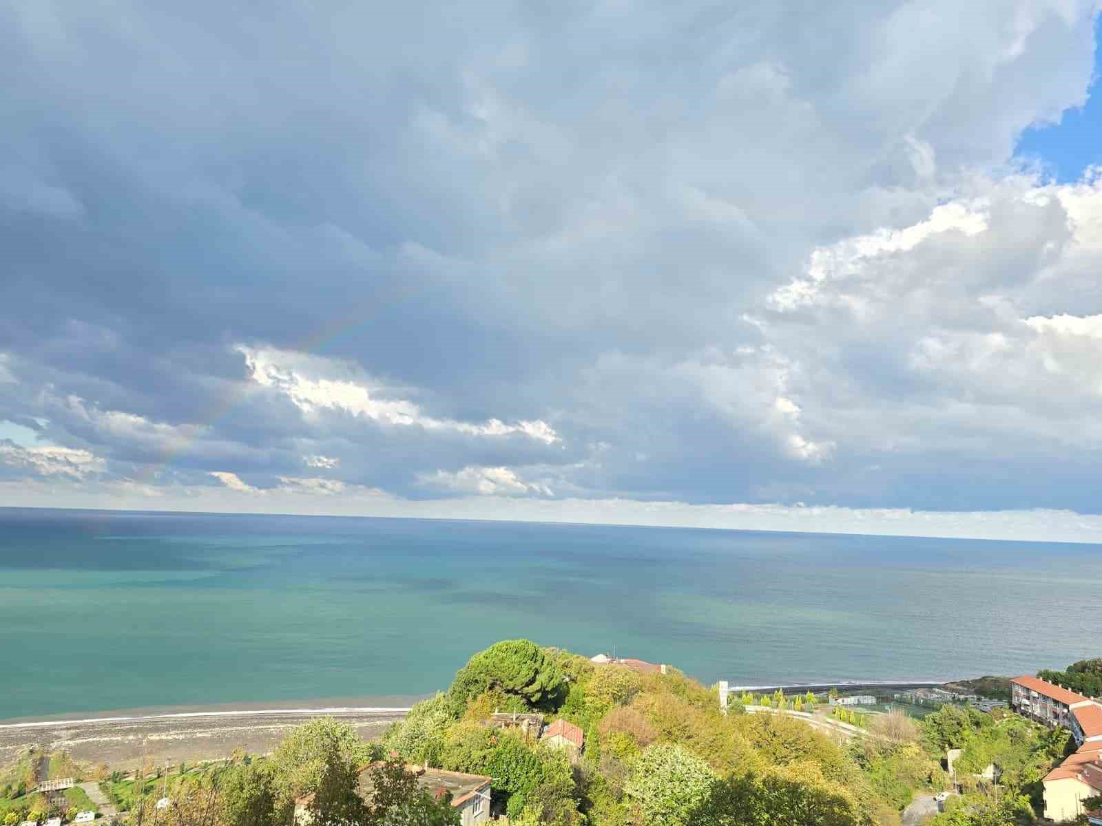 Zonguldak’ta gök kuşağı ile hortumlar ortaya çıktı