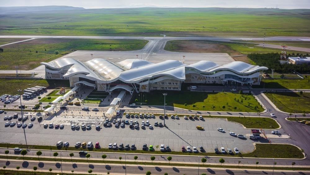 Sivas Nuri Demirağ Havalimanı’nı 9 ayda 395 bine yakın kişi kullandı