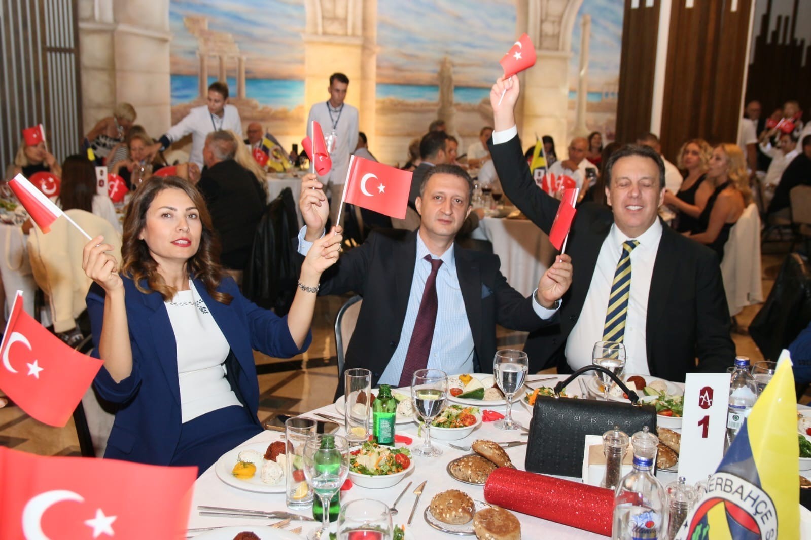 Bodrum Fenerbahçeliler Derneği Cumhuriyetin 102. yılını kutladı