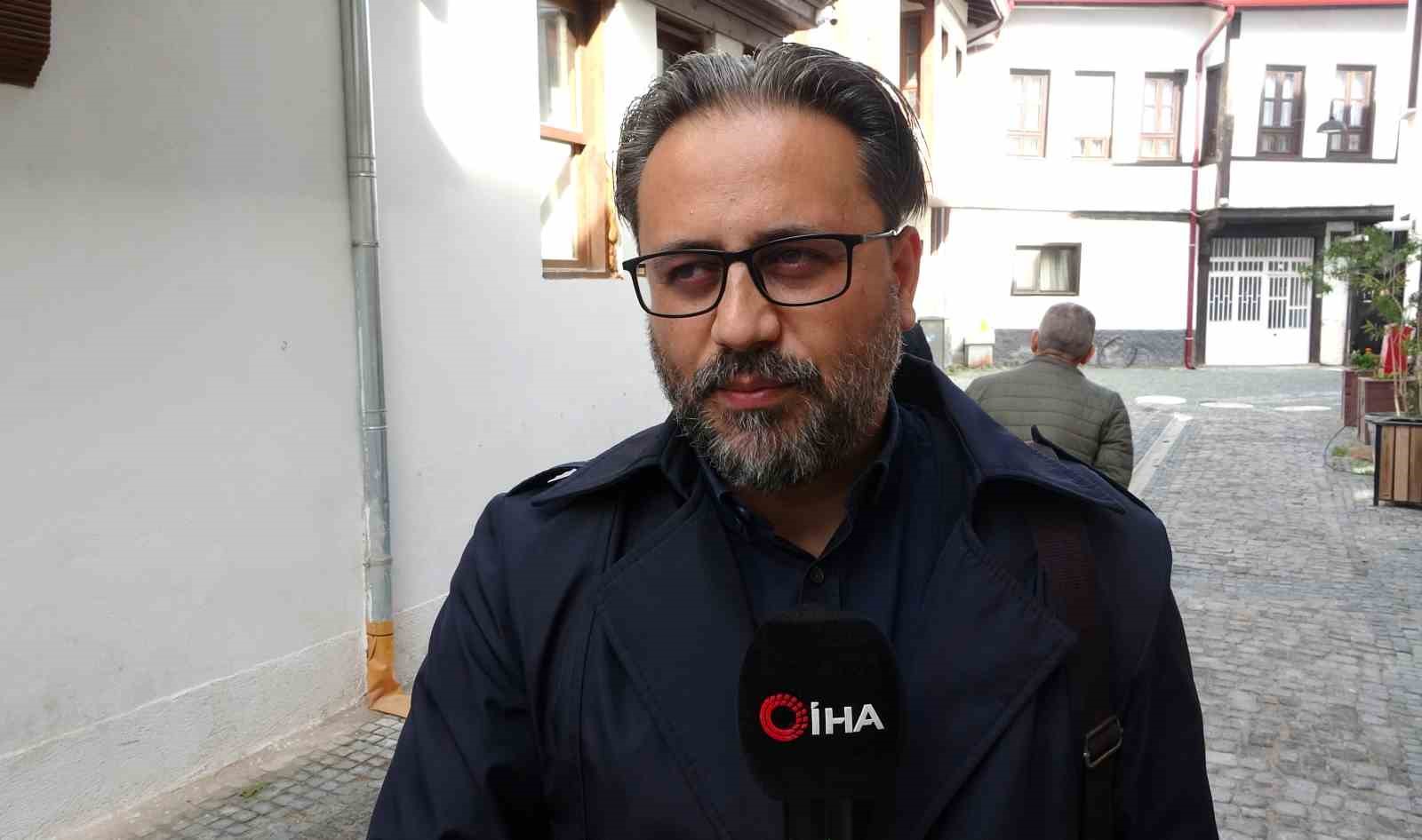 Doç. Dr. Abdullah Erdem Taş: 