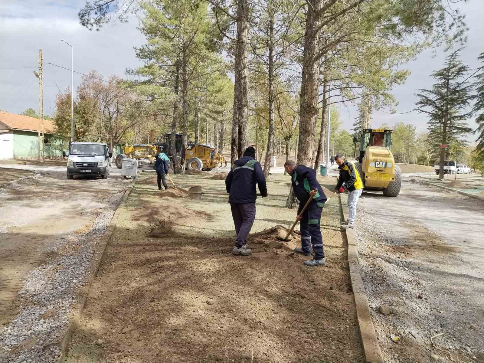 Büyükşehirin Sarımsaklı Barajı Mesire Alanı’nda yenileme çalışmaları tüm hızıyla sürüyor