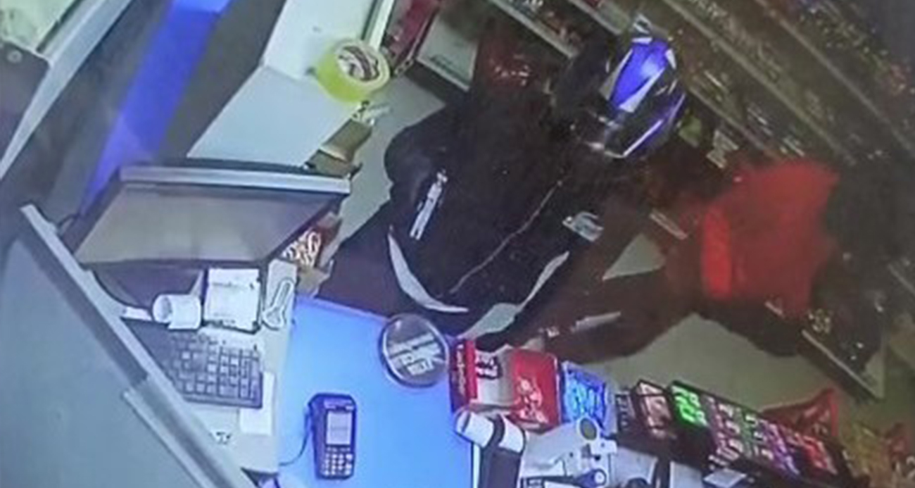 Adana’da 10 dakika arayla 2 silahlı soygun yaptı: 