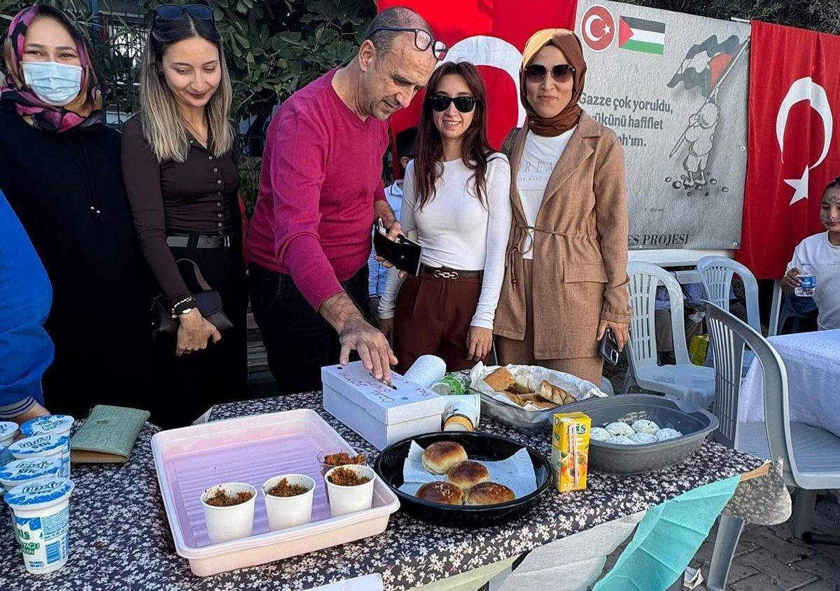 Namık Kemal İlkokulu öğrencileri Gazze için seferber oldu