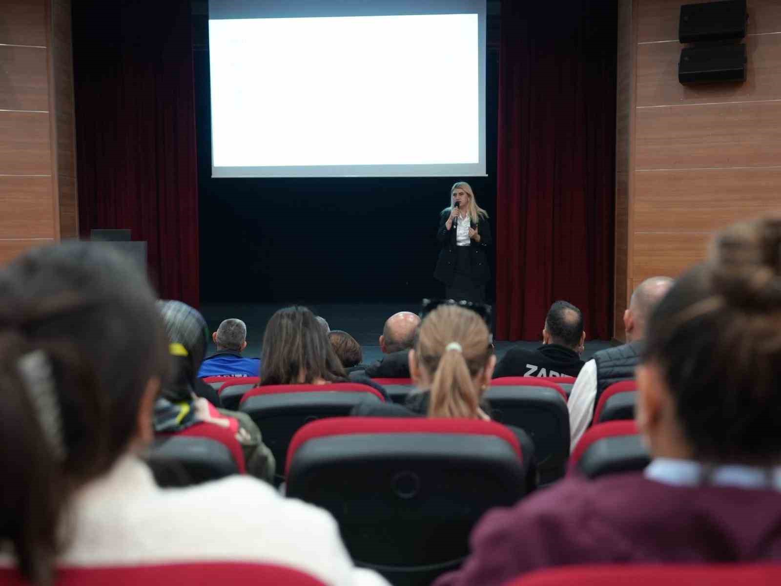 Doğru iletişim teknikleri ve stres yönetimi anlatıldı