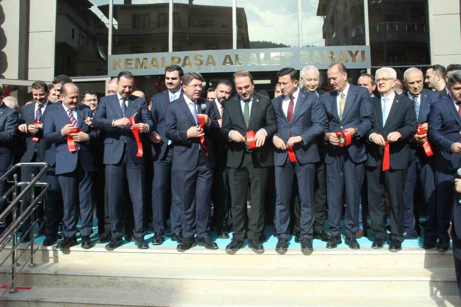 Kemalpaşa Adalet Sarayı açılışını yapan Bakan Tunç: 