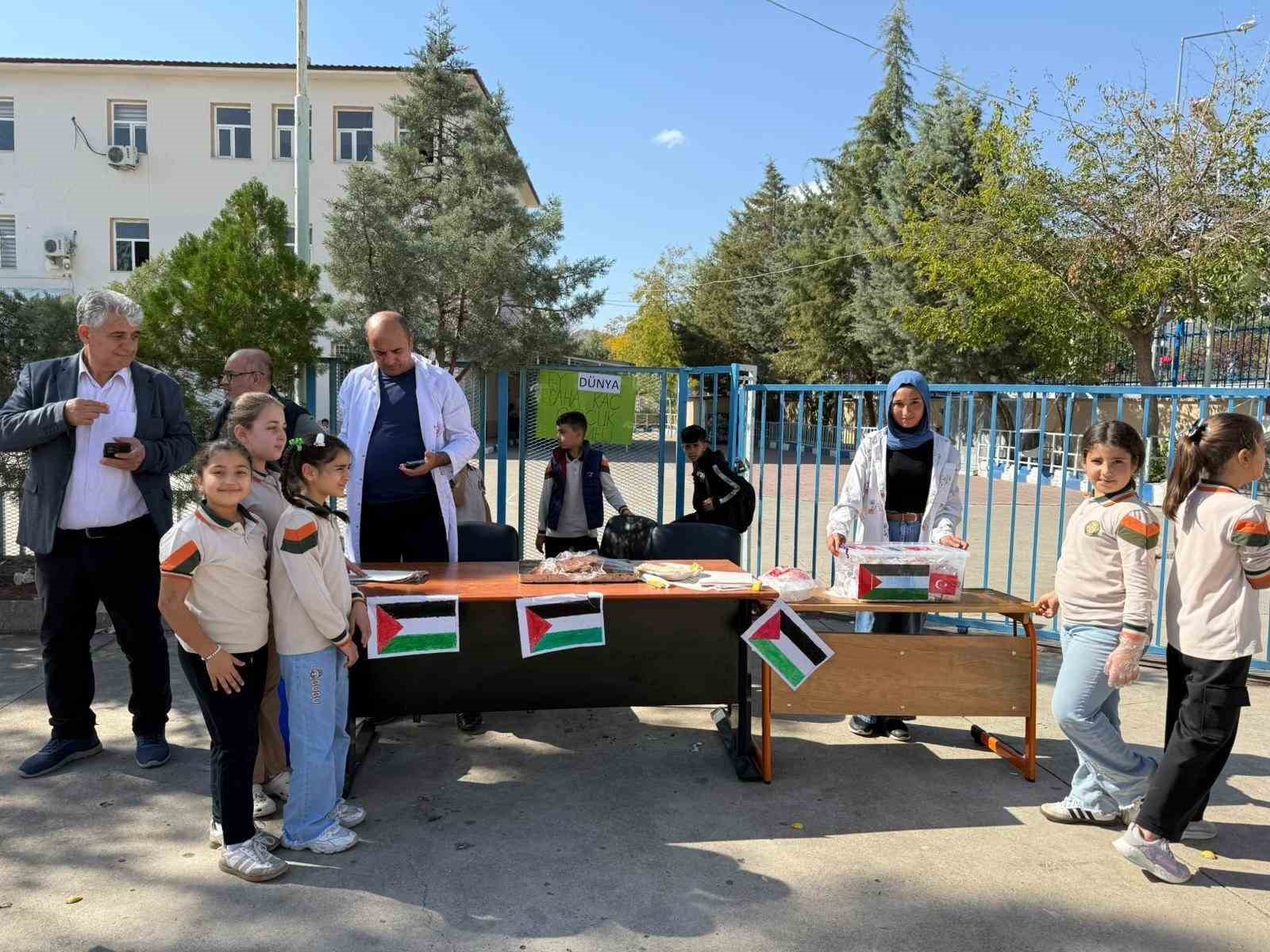 Diyarbakır’da öğrencilerden Gazze’ye 1 milyon 287 bin liralık destek