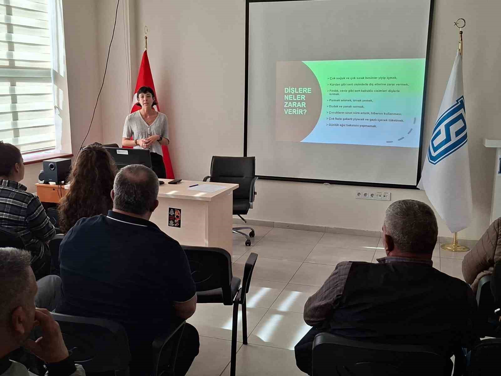 Toplumsal farkındalık için diş sağlığı eğitimi verildi