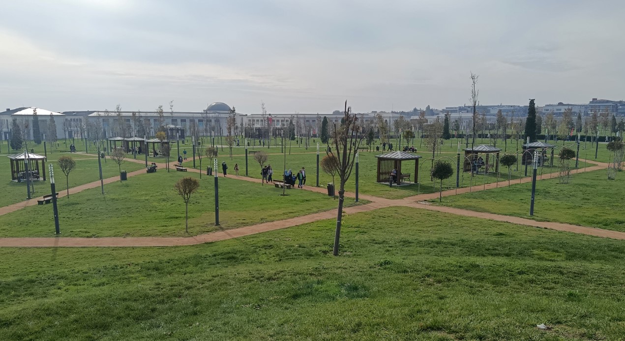 Atatürk Havalimanı Millet Bahçesi’ne ilk gününde yüzlerce vatandaş akın etti