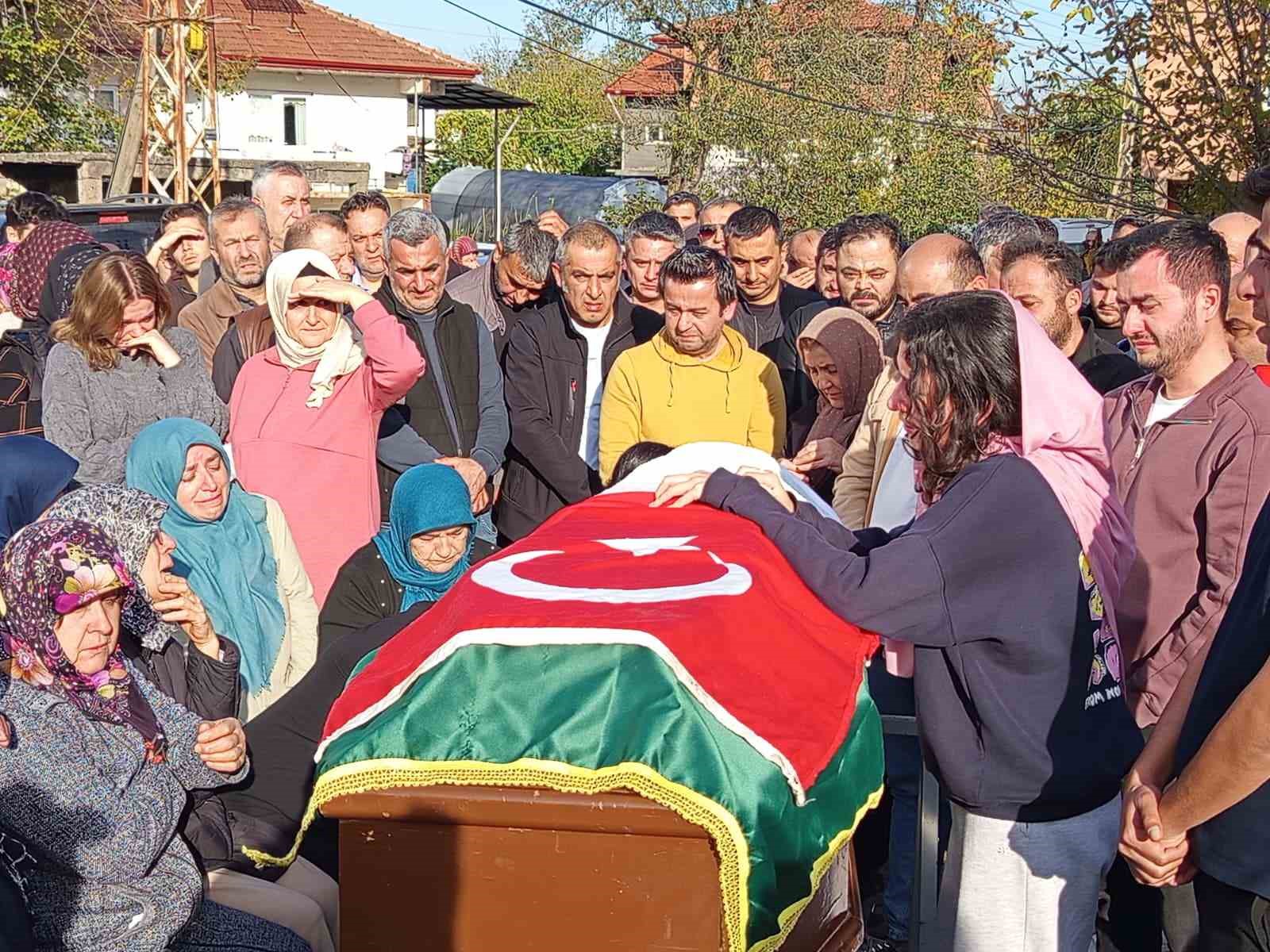 Zonguldak’ta kahvehane baskınında hayatını kaybeden 2 kişi toprağa verildi